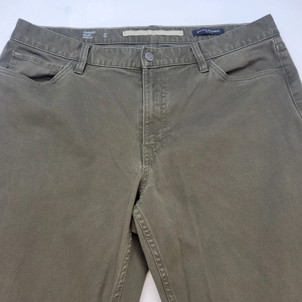 Banana Republic Traveler Pants Mens 36x30 Olive Green Tapered Fit Chino